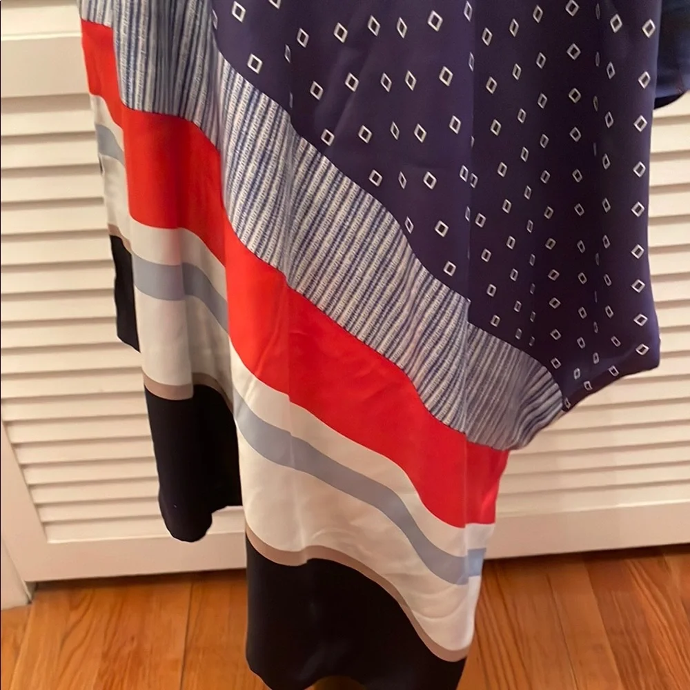 BCBGMAXAZRIA Vibrant Patterned Scarf 24x78